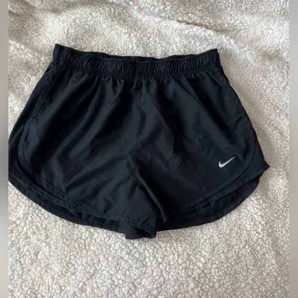 Black nike shorts - Picture 1 of 2